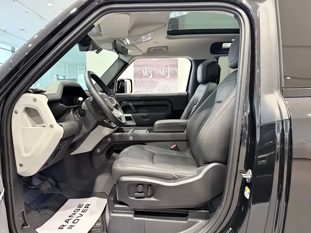 Land Rover Defender 2023 из CN, фото 4