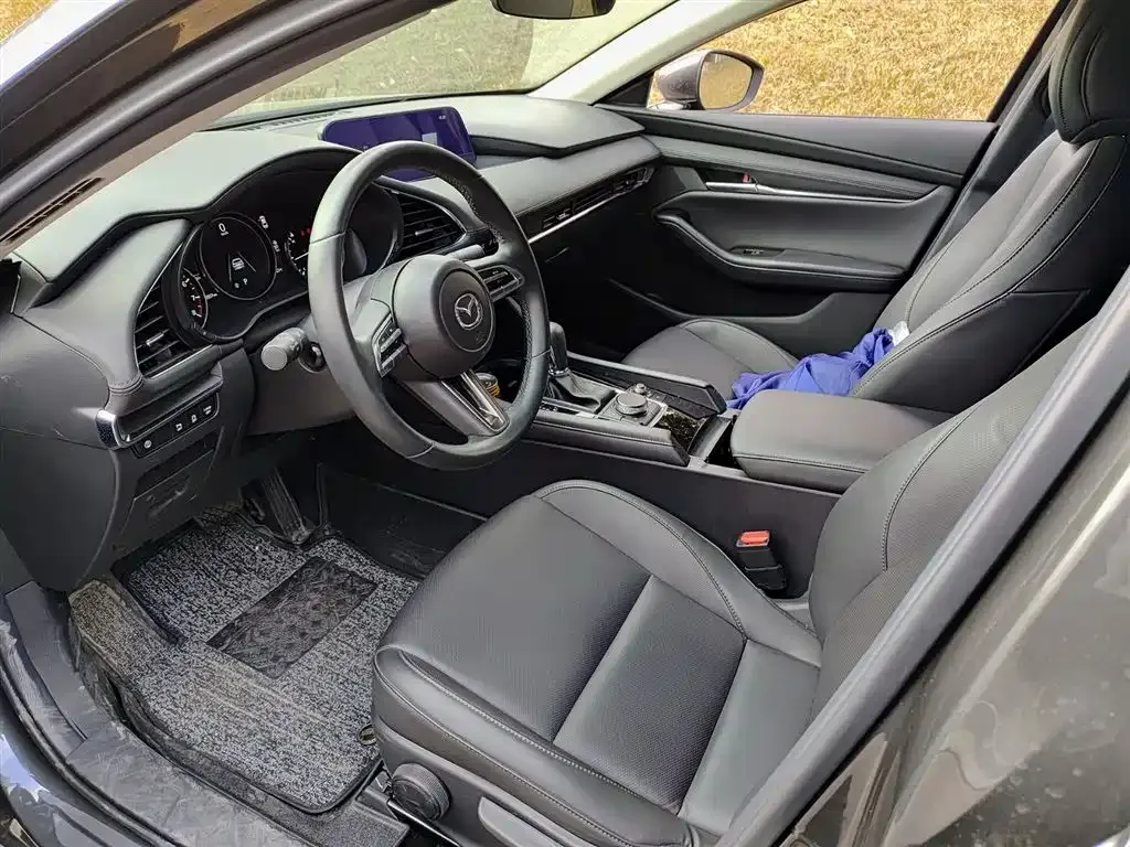 Mazda 3 Axela 2022 из CN, фото 4