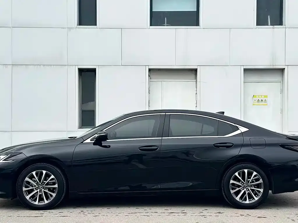 Lexus ES 2025 из CN, фото 7