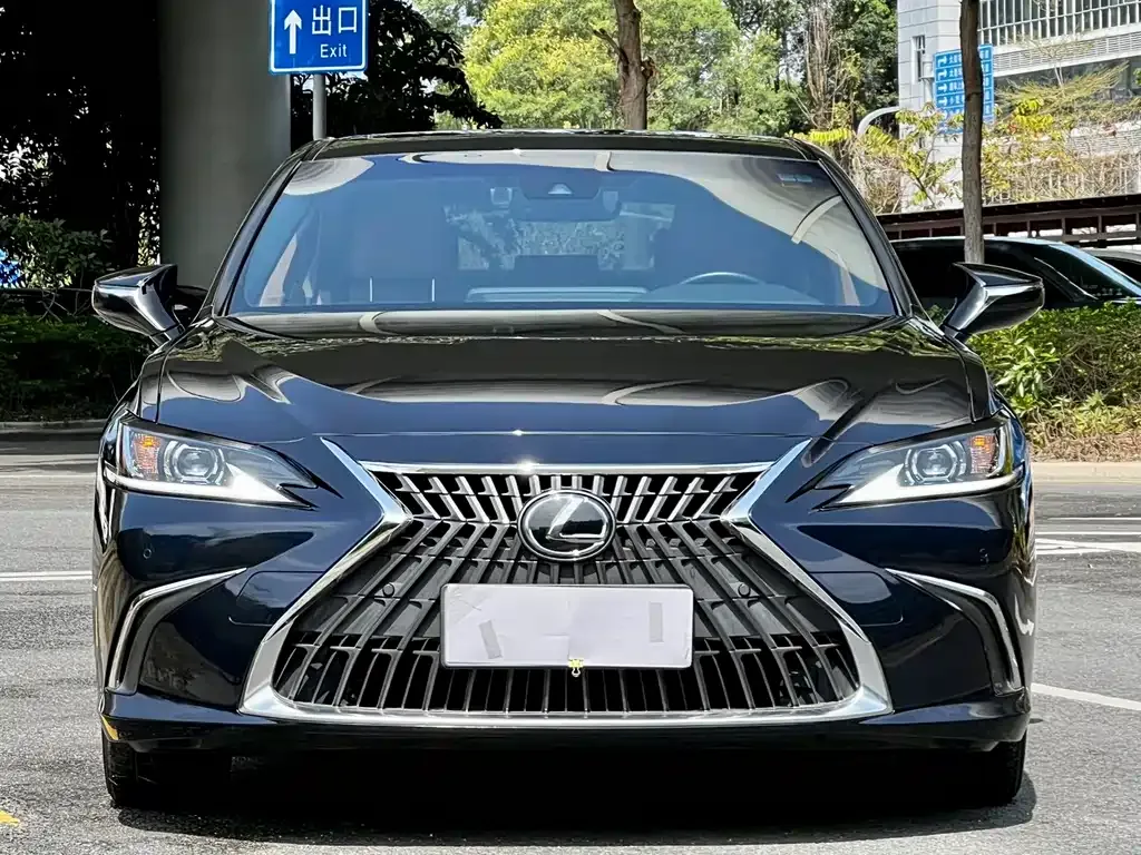 Lexus ES — фото 6
