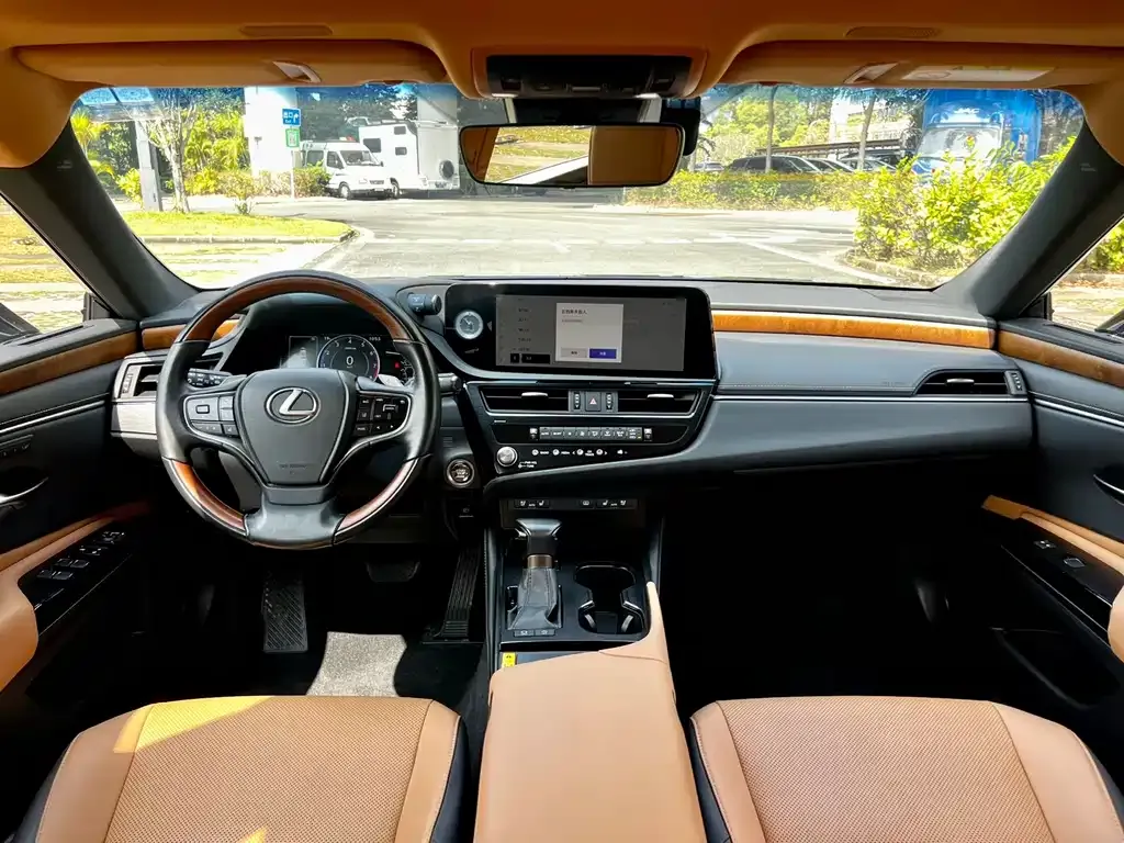 Lexus ES — фото 5