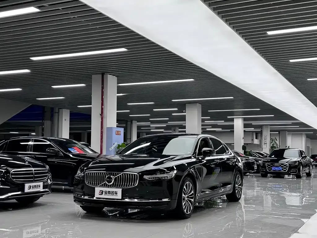 Volvo S90 2023 из CN, фото 1