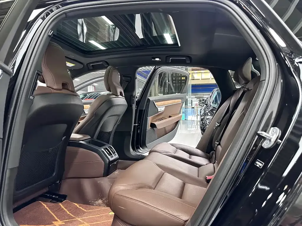 Volvo S90 2023 из CN, фото 8