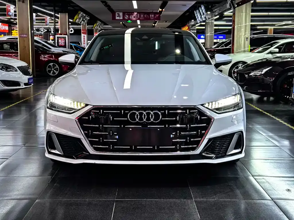 Audi A7L 2023 из CN, фото 10
