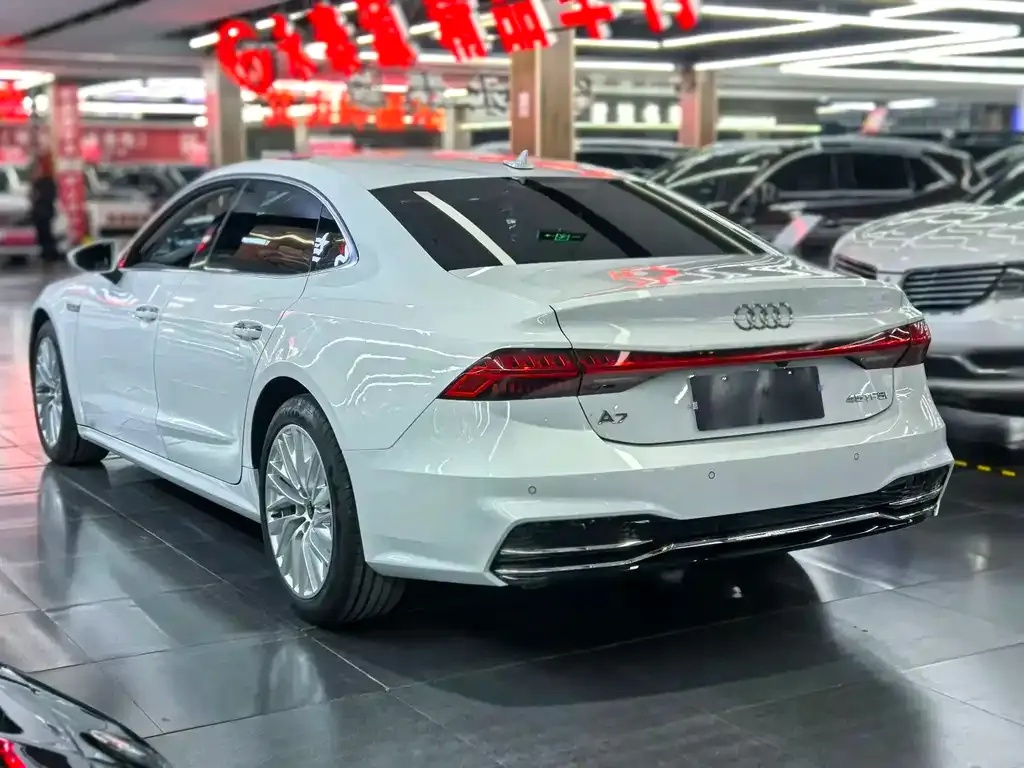 Audi A7L 2023 из CN, фото 7