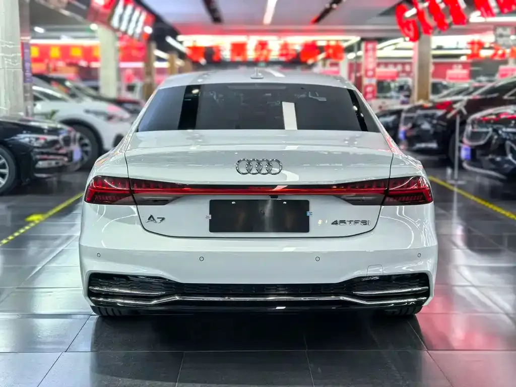 Audi A7L 2023 из CN, фото 3