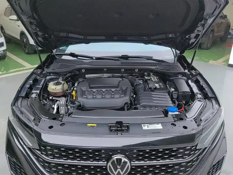 Volkswagen Passat 2023 из CN, фото 9