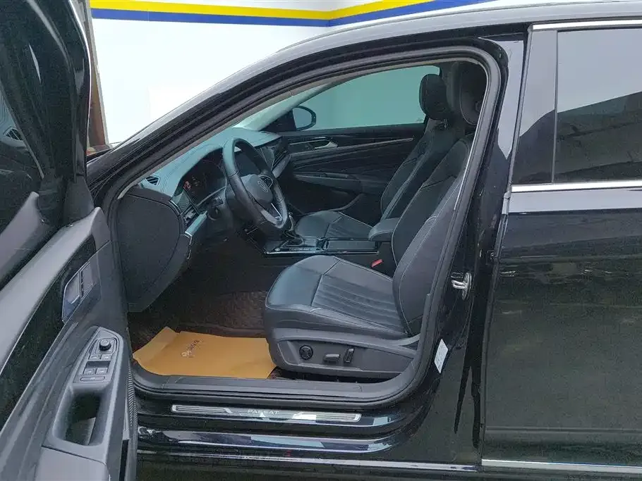 Volkswagen Passat 2023 из CN, фото 8