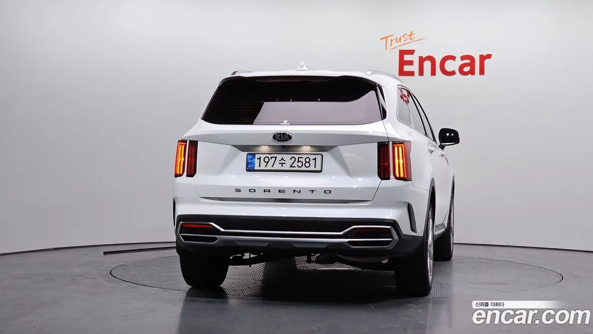 Kia Sorento — фото 9