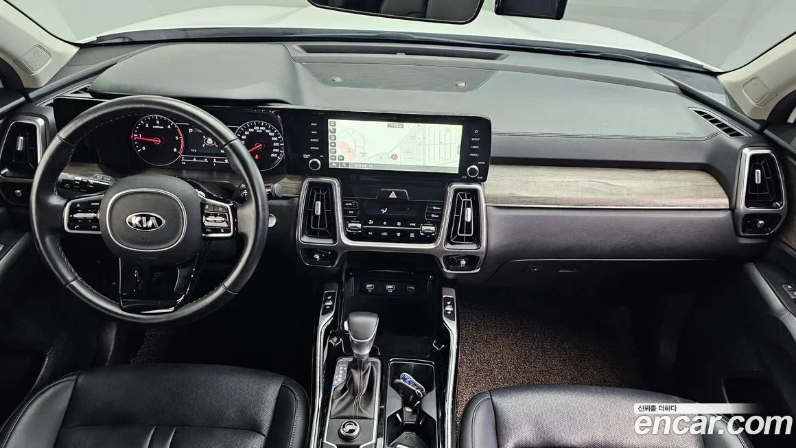 Kia Sorento — фото 7