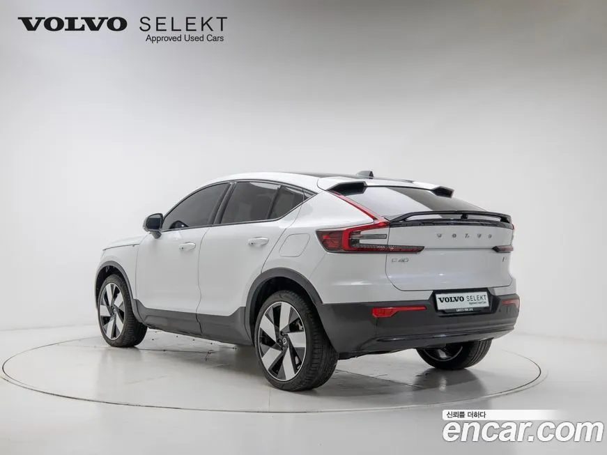 Volvo C40 2024 из KR, фото 2