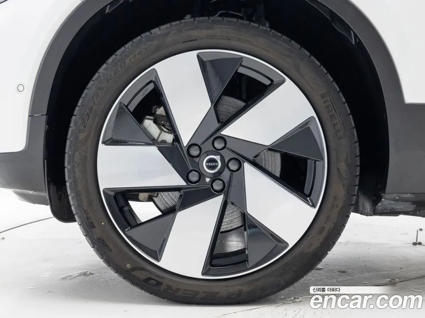 Volvo C40 2024 из KR, фото 8