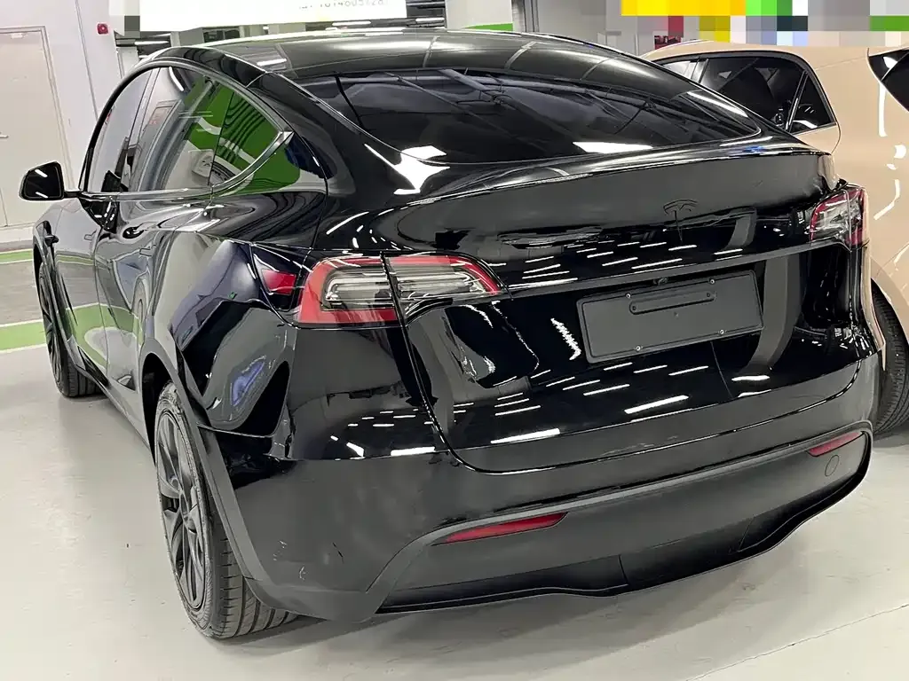 Tesla Model Y — фото 9