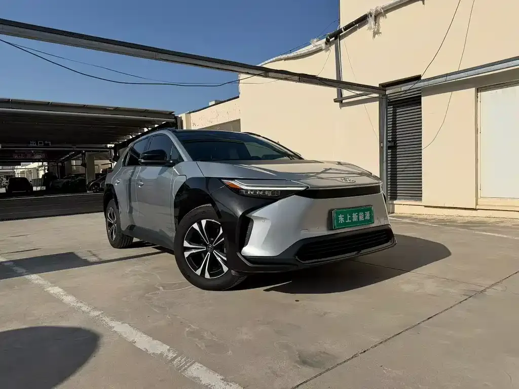 Toyota bZ4X 2023 из CN, фото 9