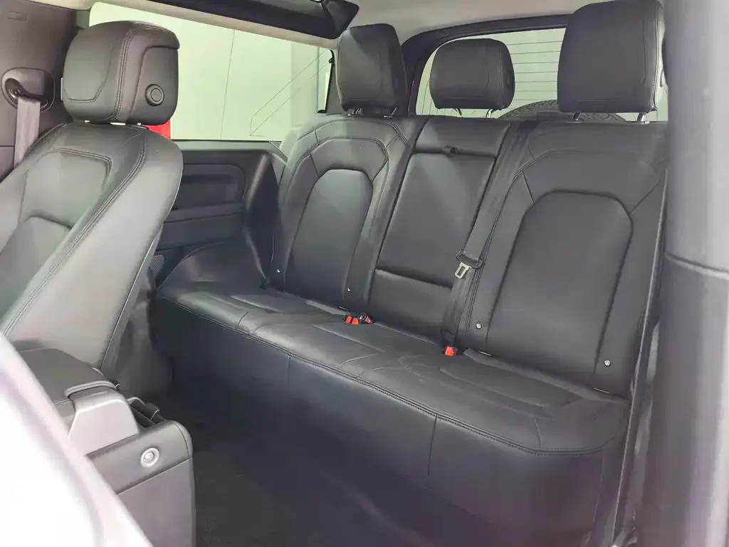Land Rover Defender 2023 из CN, фото 3