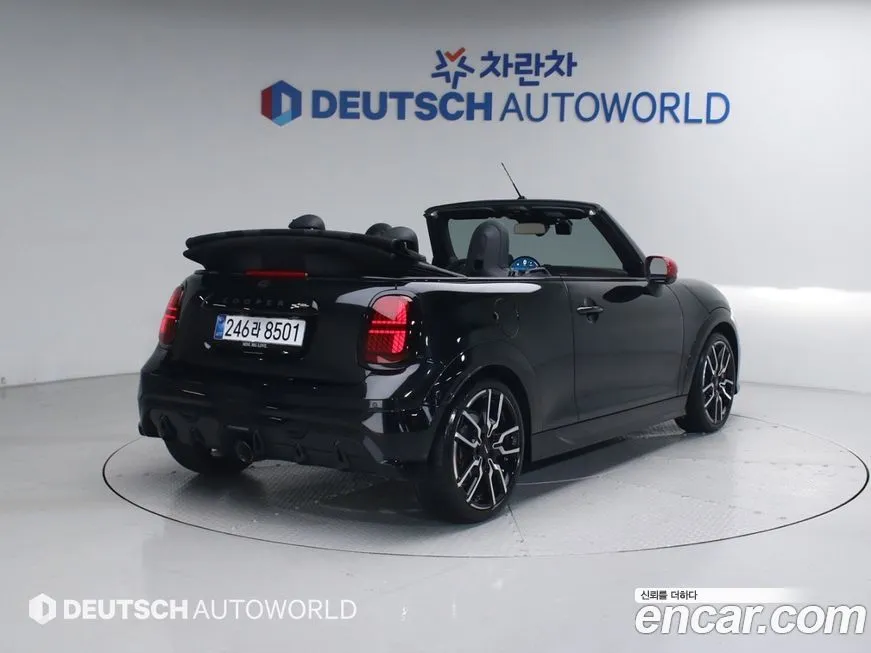 Mini Cooper Convertible 2025 из KR, фото 2