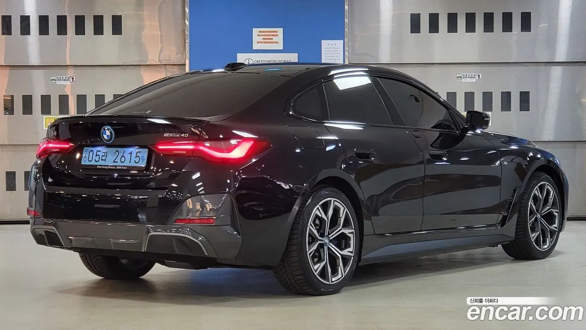 BMW i4 — фото 4