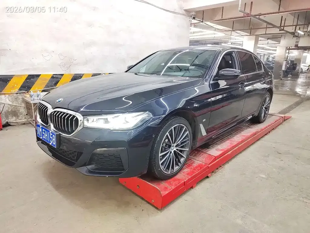 BMW 5 Series — фото 1