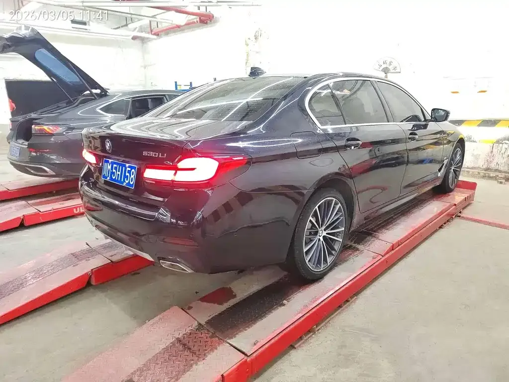BMW 5 Series — фото 2