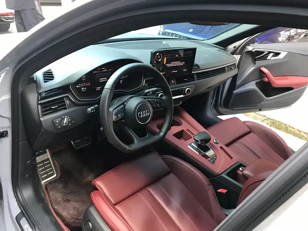 Audi A4L 2024 из CN, фото 4