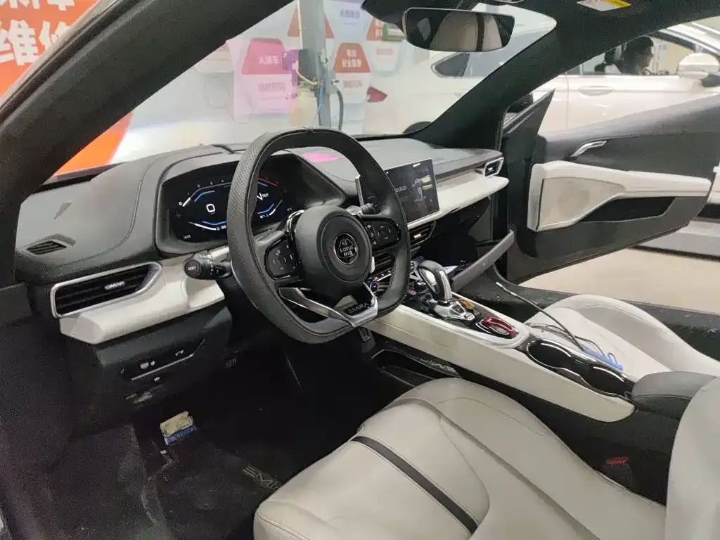 Lotus Emira 2025 из CN, фото 8