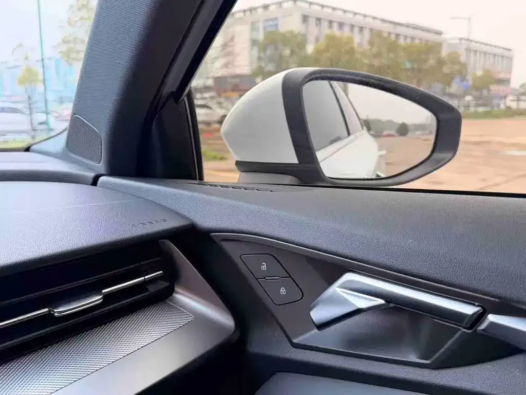 Audi A3 2023 из CN, фото 8