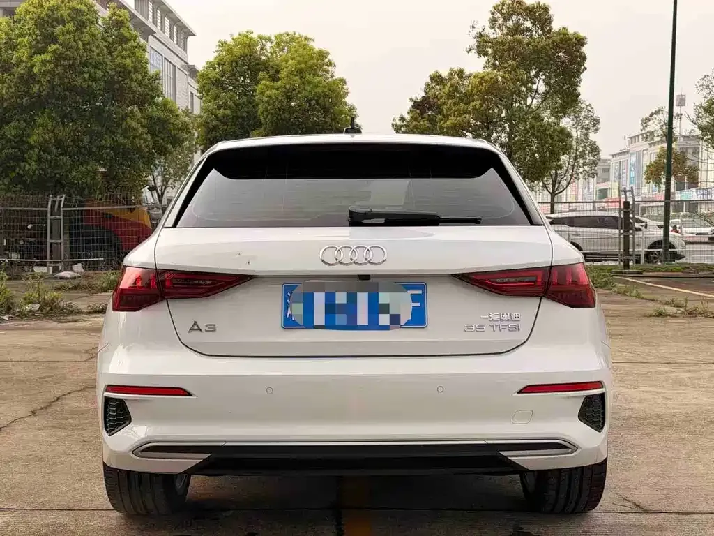 Audi A3 2023 из CN, фото 2