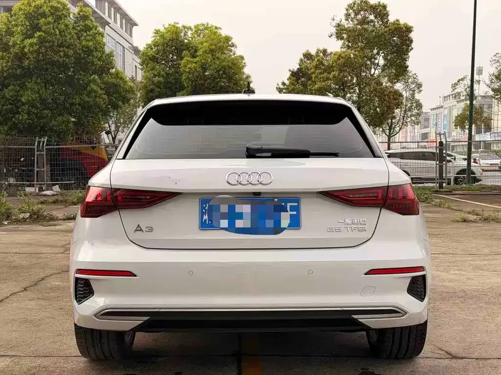 Audi A3 2023 из CN, фото 3