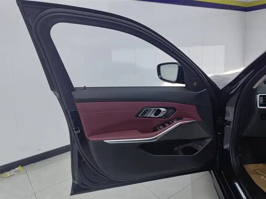 BMW 3 Series 2024 из CN, фото 2