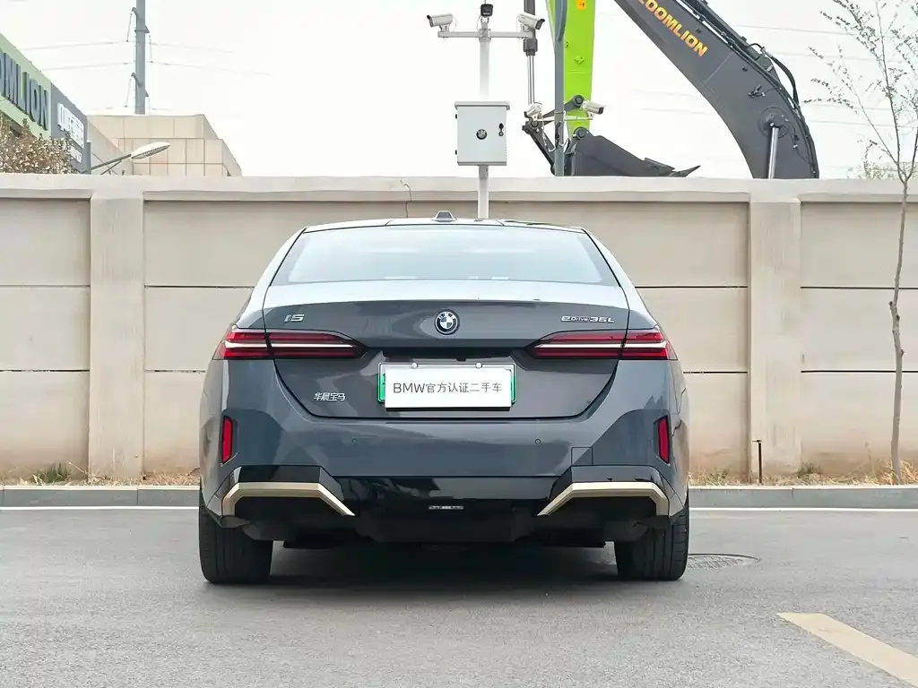BMW i5 — фото 3