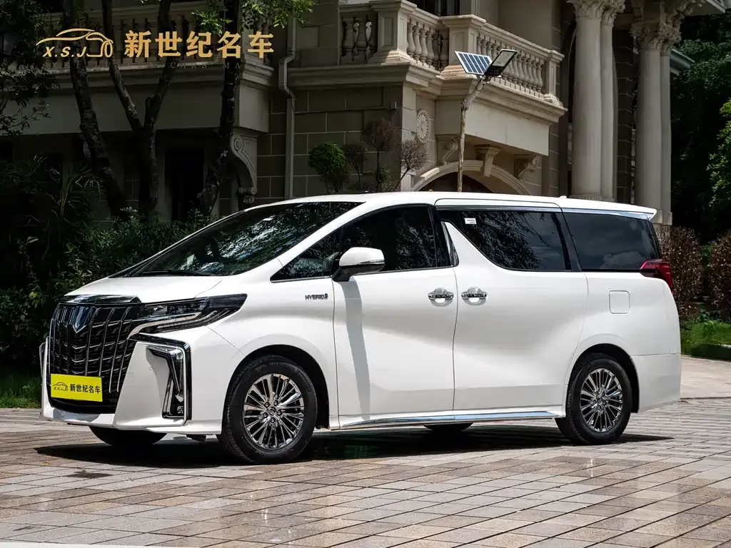 Toyota Alphard — фото 1