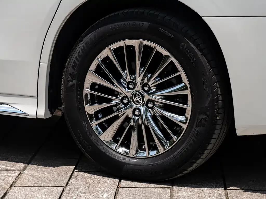 Toyota Alphard — фото 5