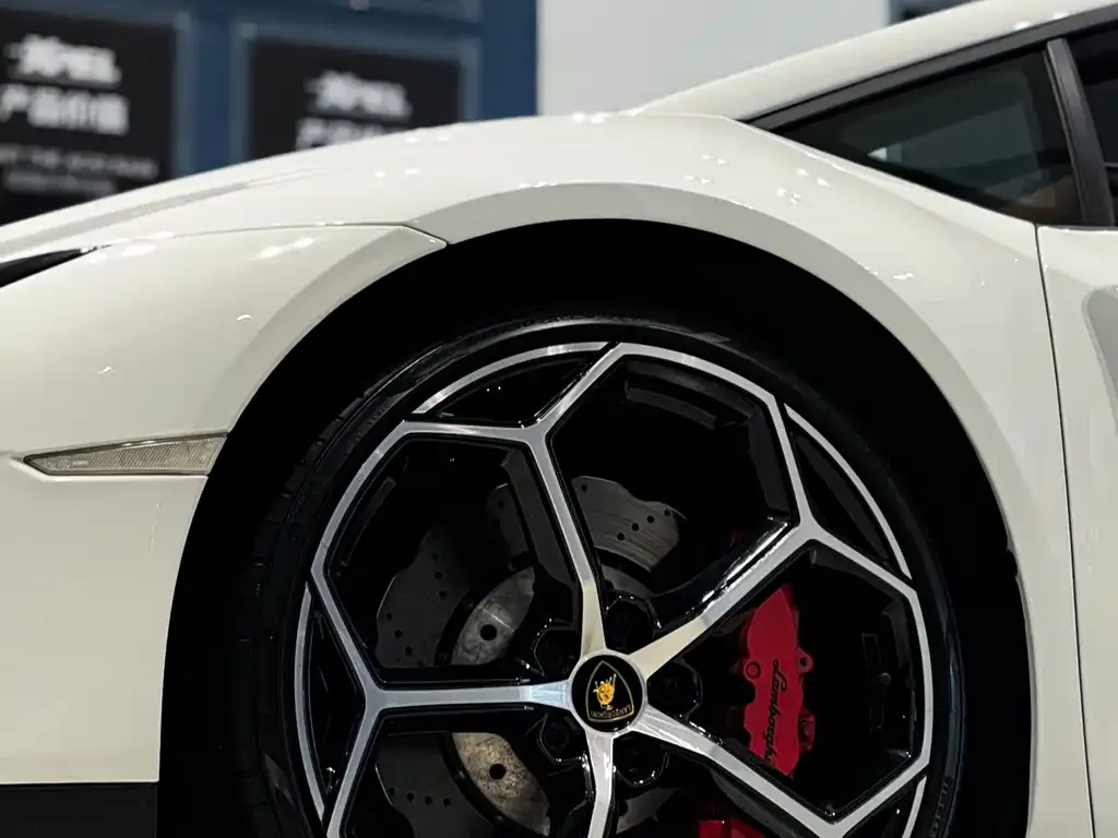Lamborghini Huracan — фото 7