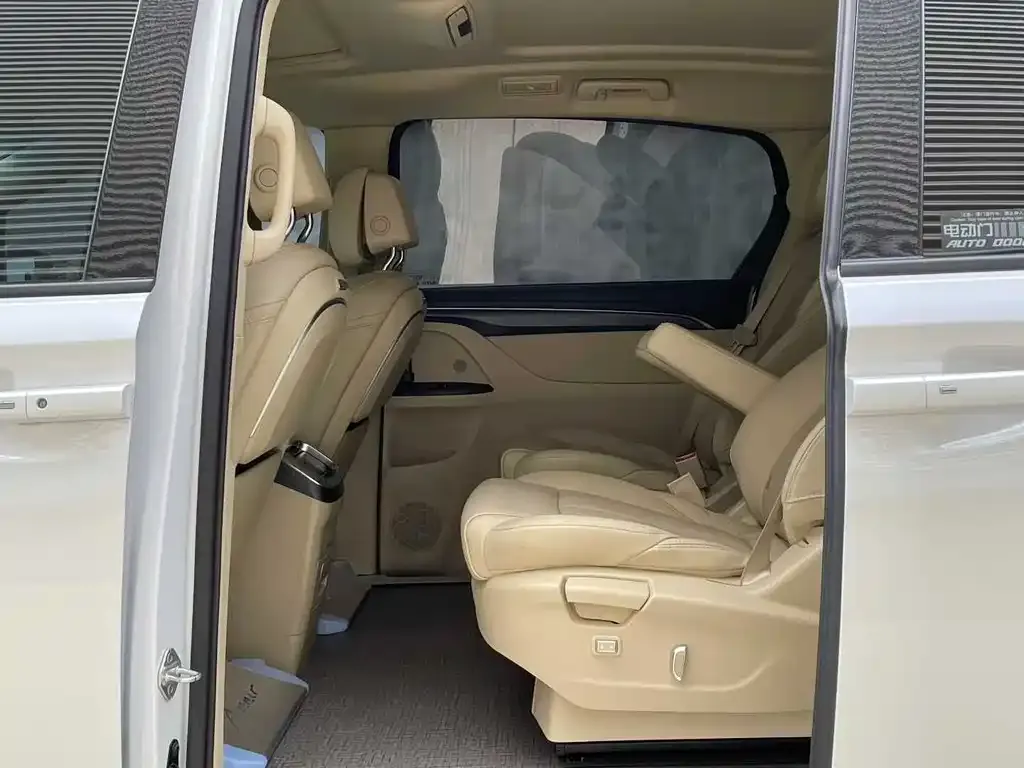 Buick GL8 2022 из CN, фото 3
