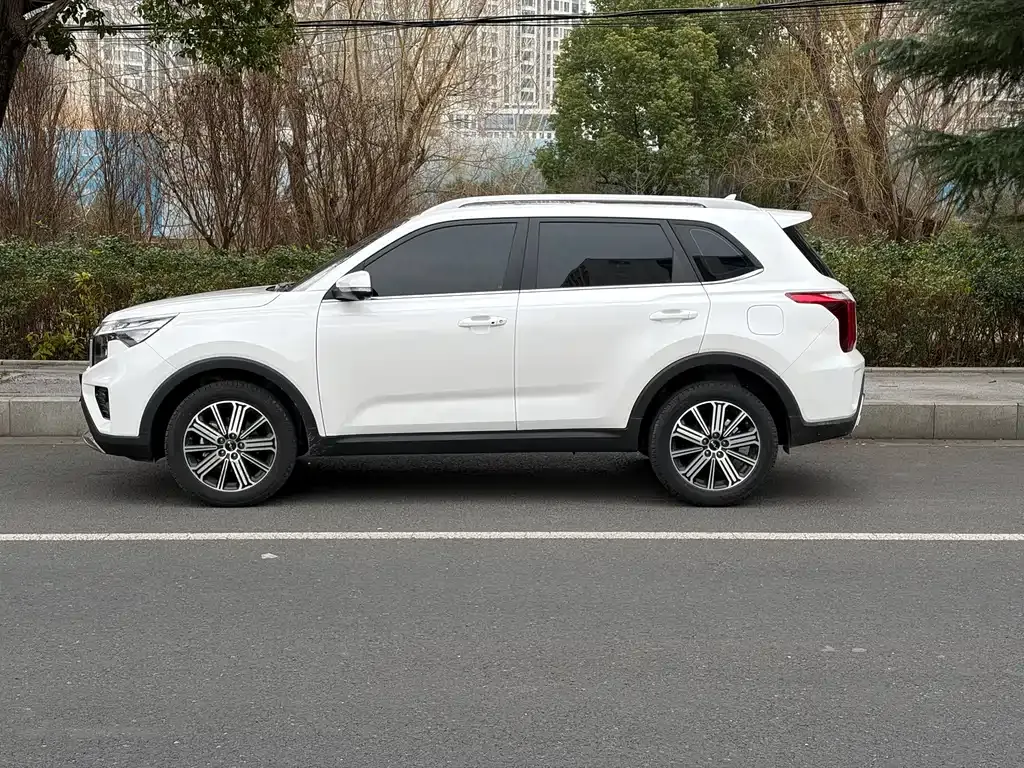Kia Sportage — фото 8