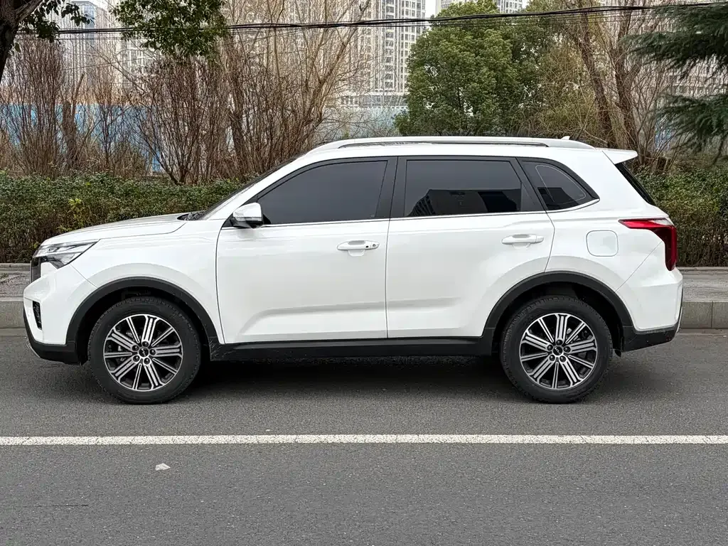 Kia Sportage — фото 10