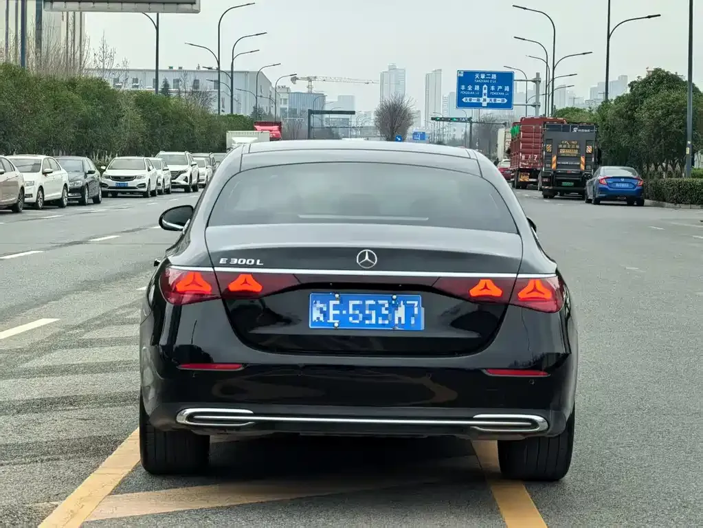 Mercedes-Benz E-Class 2024 из CN, фото 3