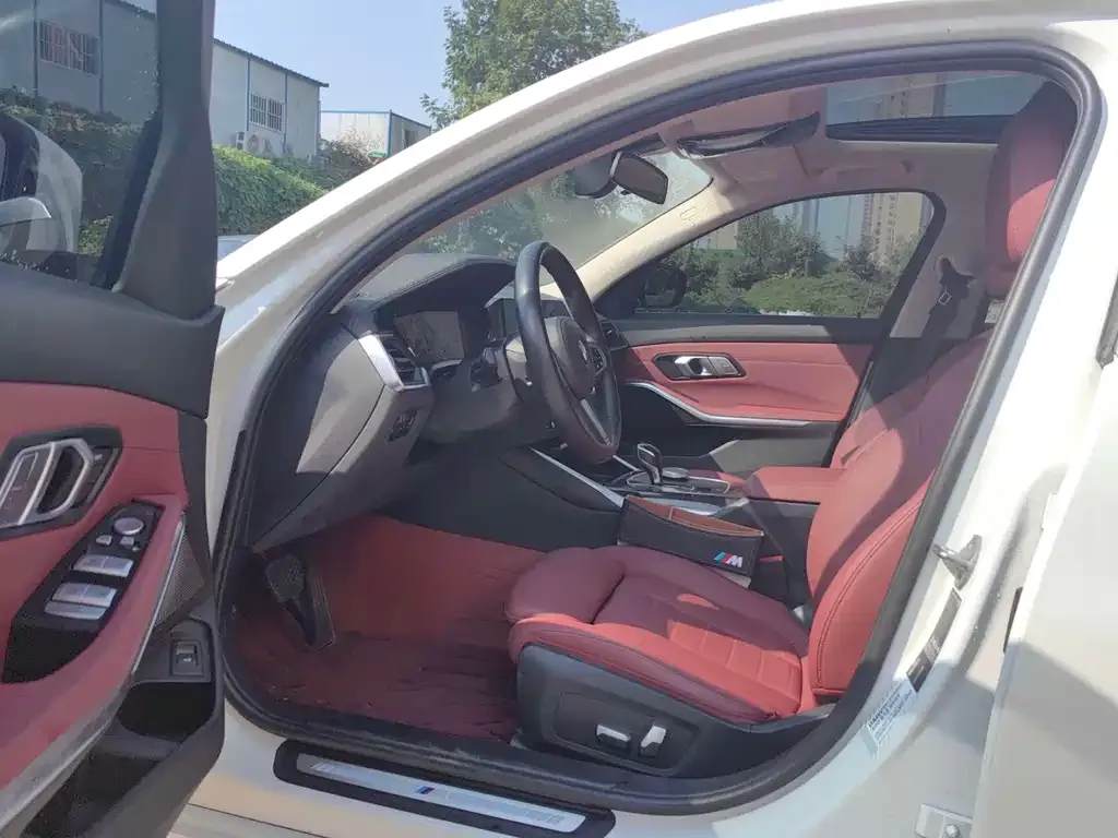 BMW 3 Series 2021 из CN, фото 5