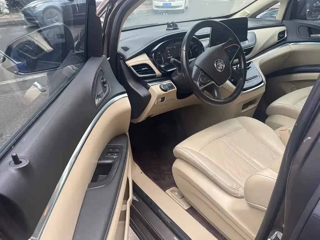 Buick GL8 2023 из CN, фото 2