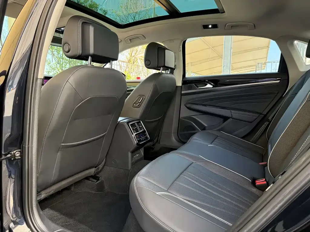 Volkswagen Passat — фото 2