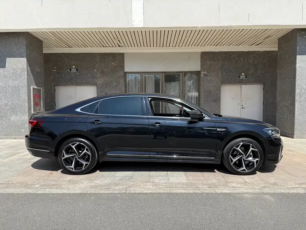 Volkswagen Passat — фото 4