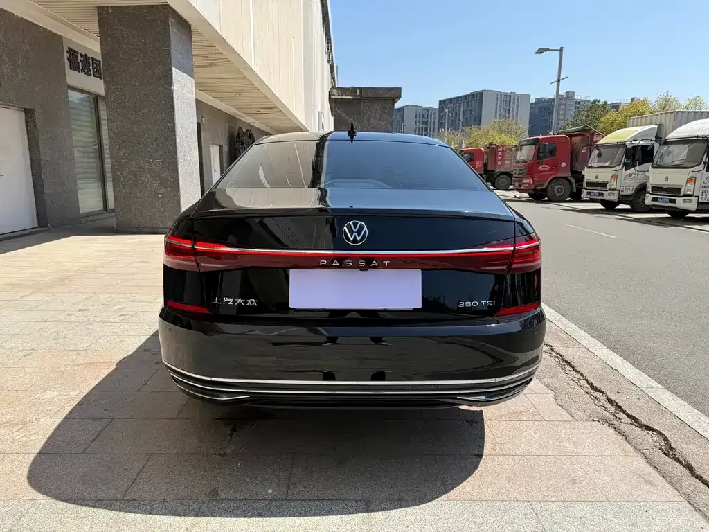 Volkswagen Passat — фото 3