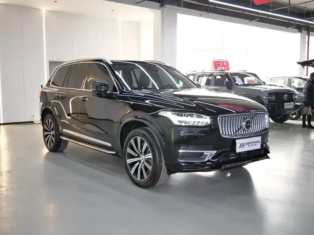 Volvo XC90 — фото 9