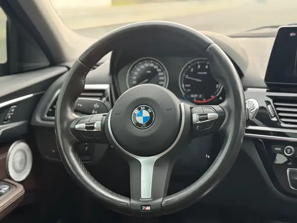 BMW 1 Series 2021 из CN, фото 5