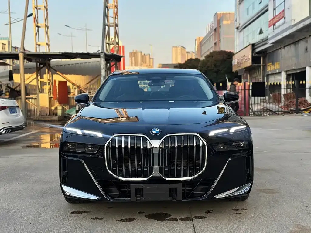 BMW 7 Series — фото 5