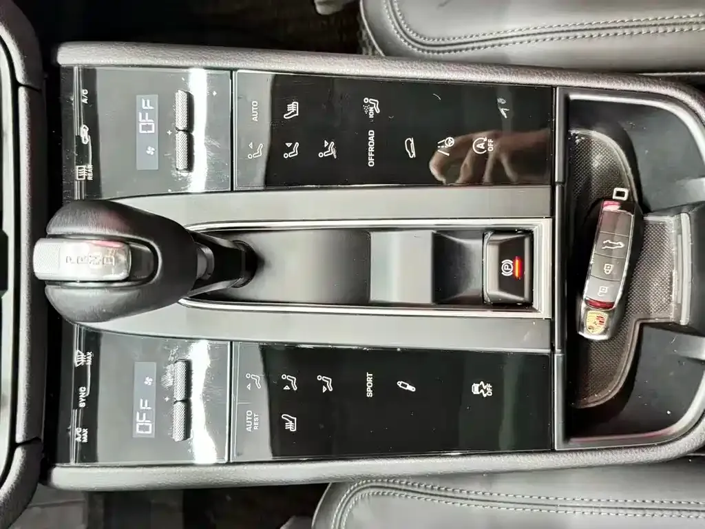 Porsche Macan 2023 из CN, фото 5