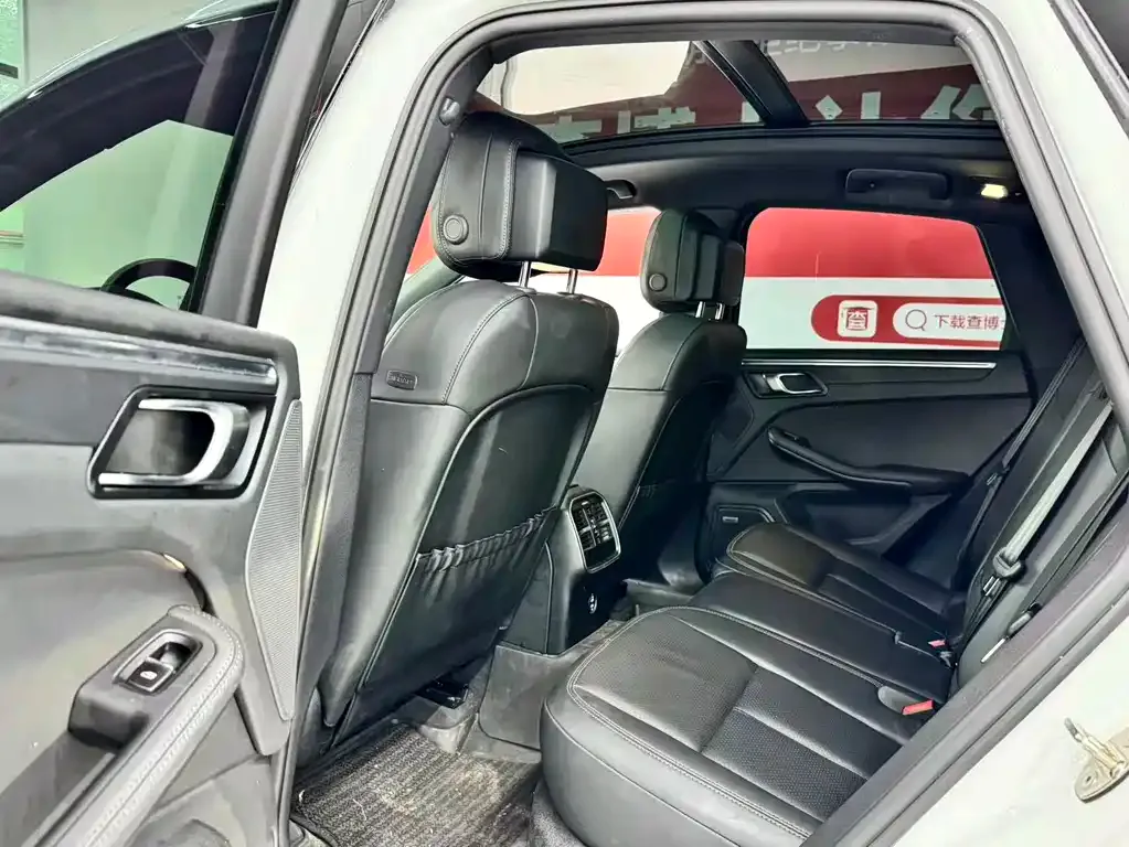 Porsche Macan 2023 из CN, фото 3
