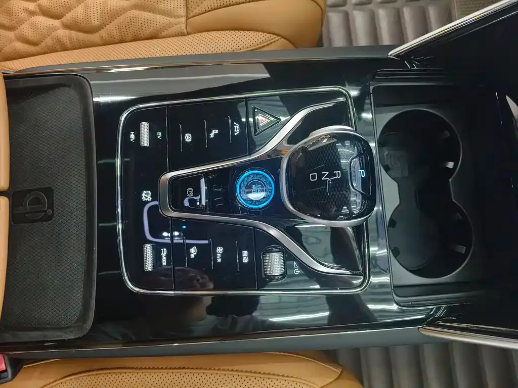BYD Tang New Energy 2023 из CN, фото 6