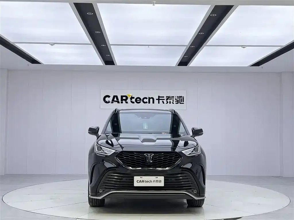 Toyota Crown Kluger 2024 из CN, фото 2