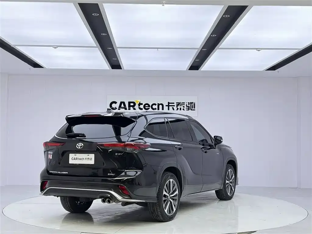 Toyota Crown Kluger 2024 из CN, фото 5